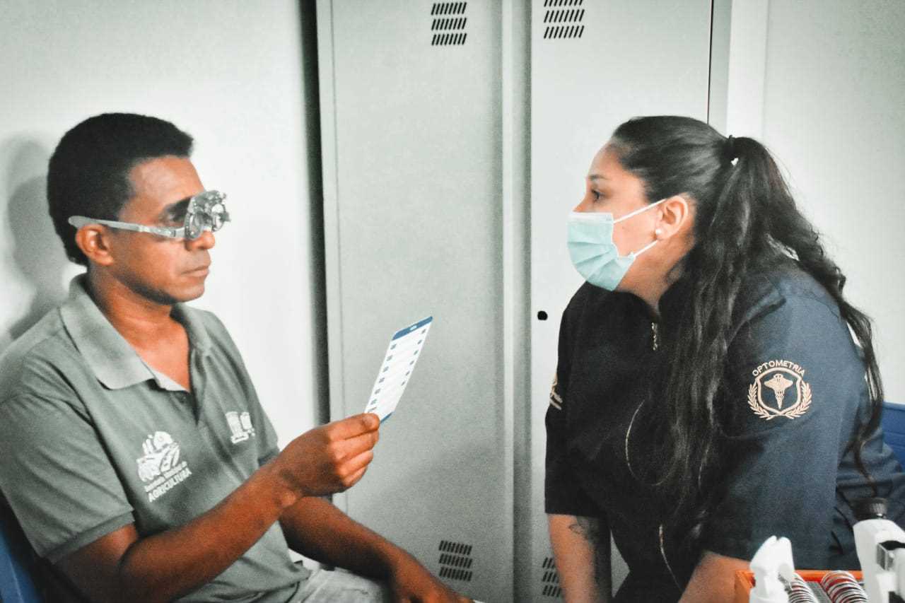 Camacã: Prefeitura em parceria com o Instituto Mais Visão realiza cerca de 1.200 exames de vista